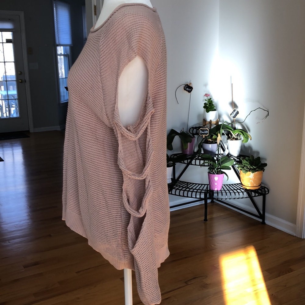 Express dusty pink sweater w/ cutout arms - Picture 5 of 9